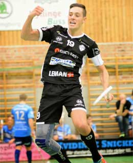 Viktor_Hansson-Innebandy Knästöd SofTec Genu Bauerfeind hos sportsrehab.se